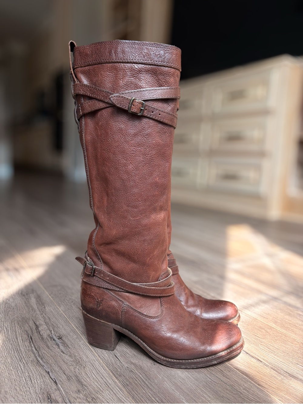 Frye Jane Strappy Boot In Brown